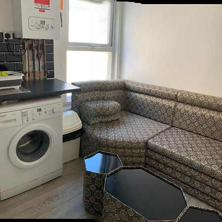 Beautiful Hoe Street First Floor One Bedroom Apartment B Walthamstow London Exterior photo
